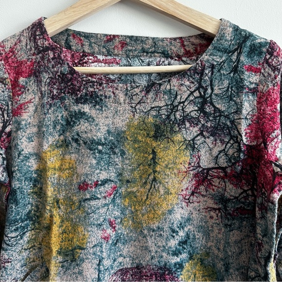 Tree Print Top - Picture 2 of 8